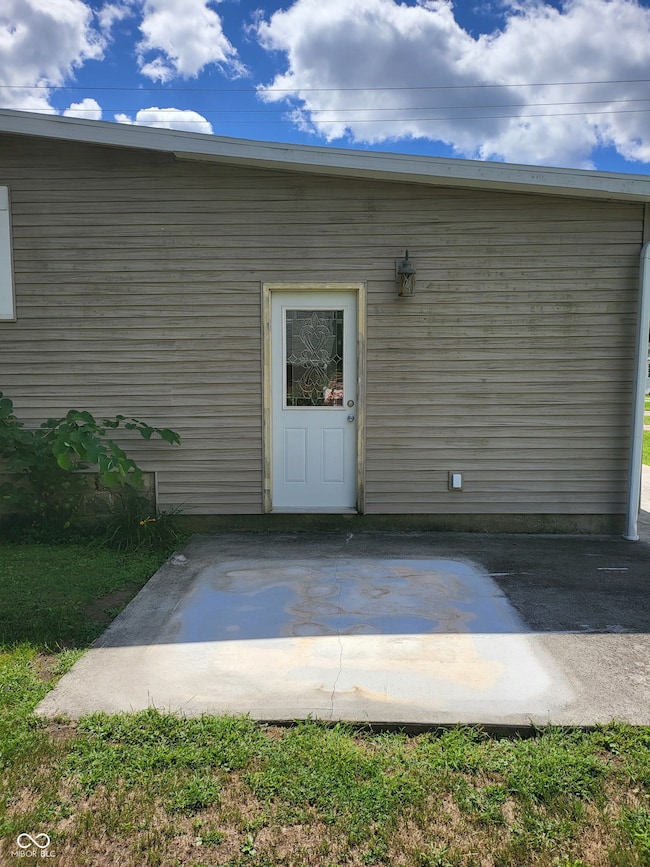 715 5th St, Covington, IN 47932 - photo 6