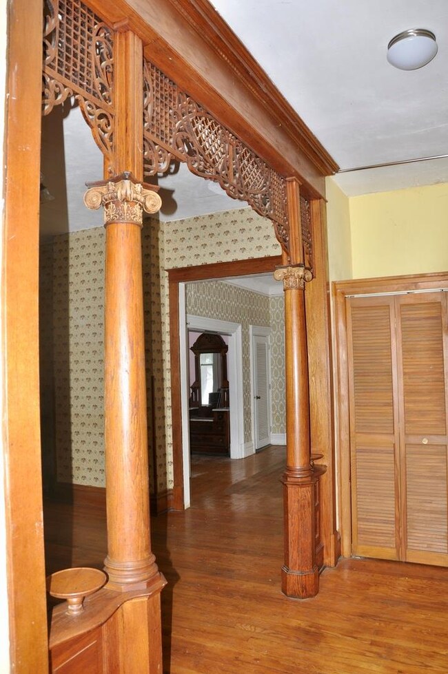 1117 N Sheridan Rd, Waukegan, IL 60085 - photo 4