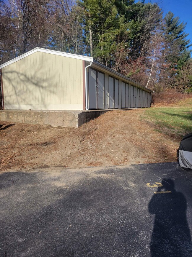 56 Constitution Dr, Londonderry, NH 03053 - photo 3