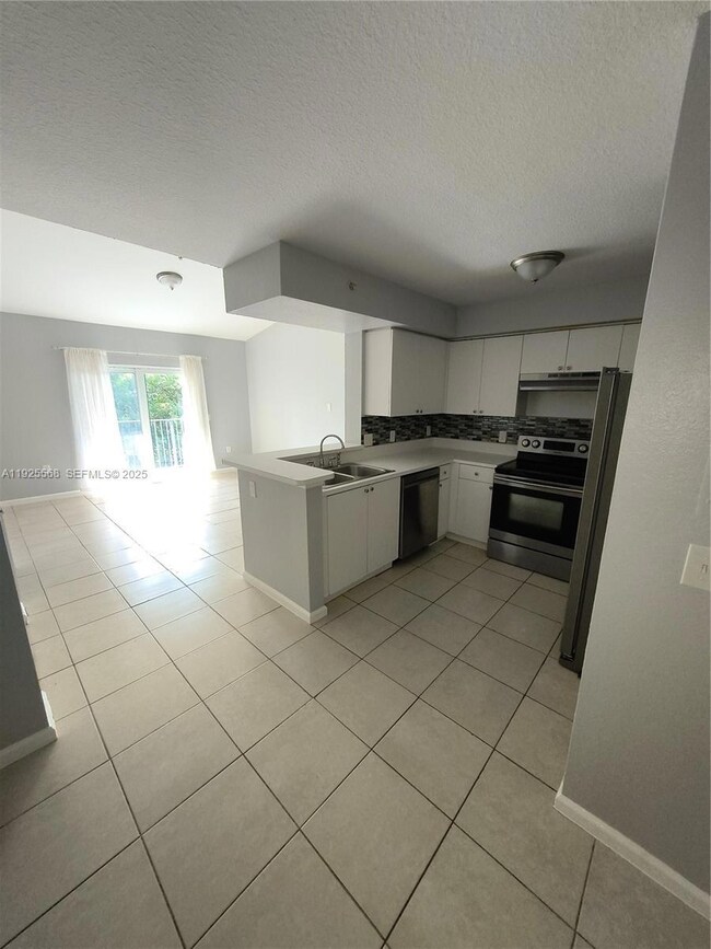 15440 SW 284th St unit 5303, Homestead, FL 33033 - photo 2