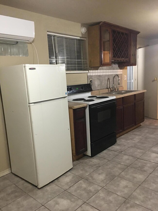 8305 Hester St unit B, El Paso, TX 79907 - photo 4