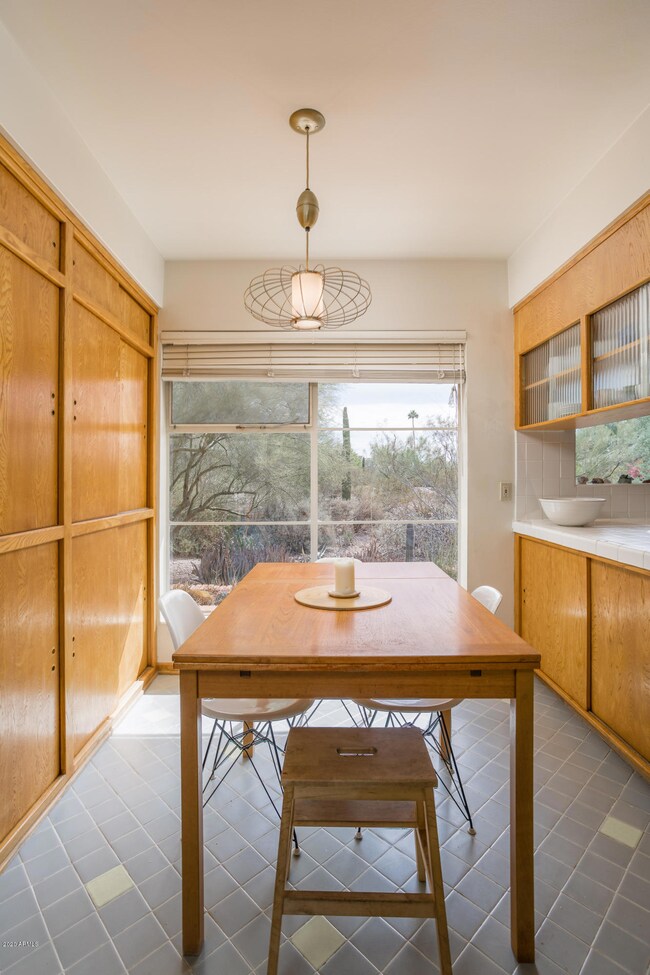AZA_Listings_Adams_4202_E_StJosephWay_Im