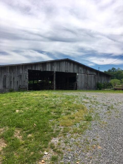 halcomb farm 2