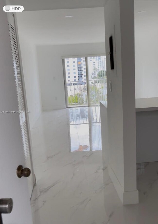 7101 Byron Ave unit 504, Miami Beach, FL 33141 - photo 2