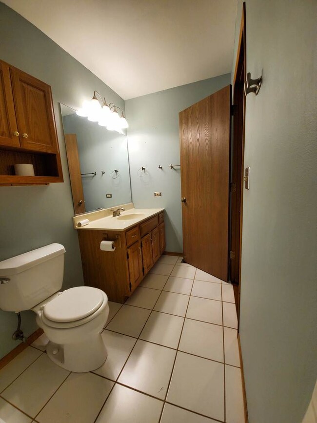 11722 Pine Way unit B, Huntley, IL 60142 - photo 3