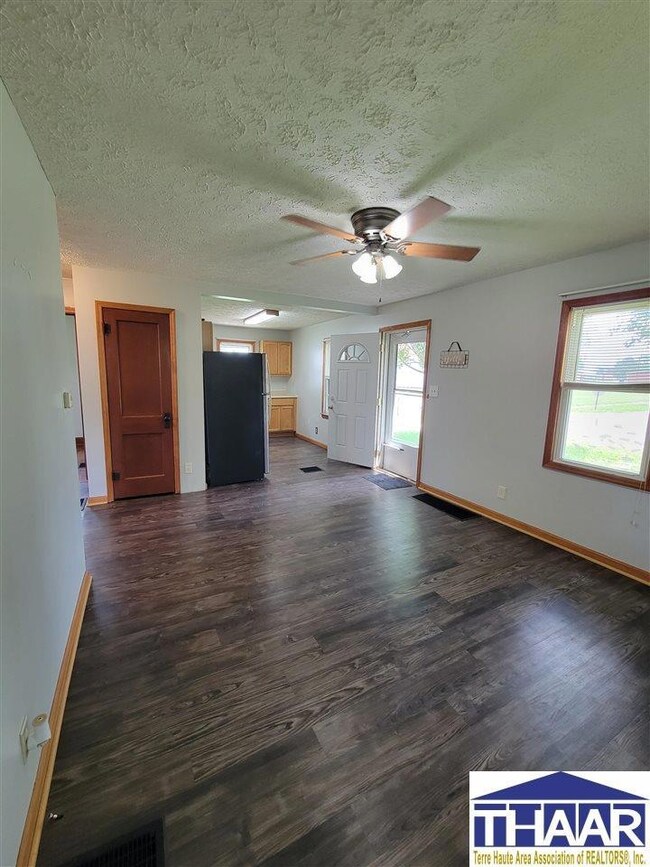 60 8th St NE, Linton, IN 47441 - photo 7