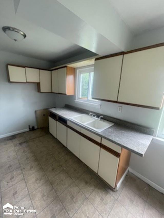 5365 Stiffler Rd, Flint, MI 48505 - photo 2