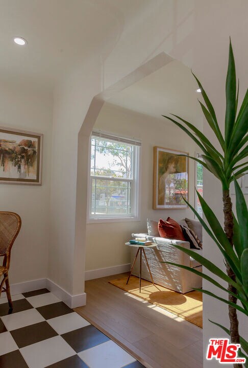 1462 Burnside Ave, Los Angeles, CA 90019 - photo 7