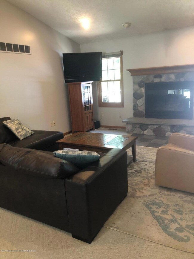 C3E9123D-F75A-496A-AEF5-984D3EF5997F