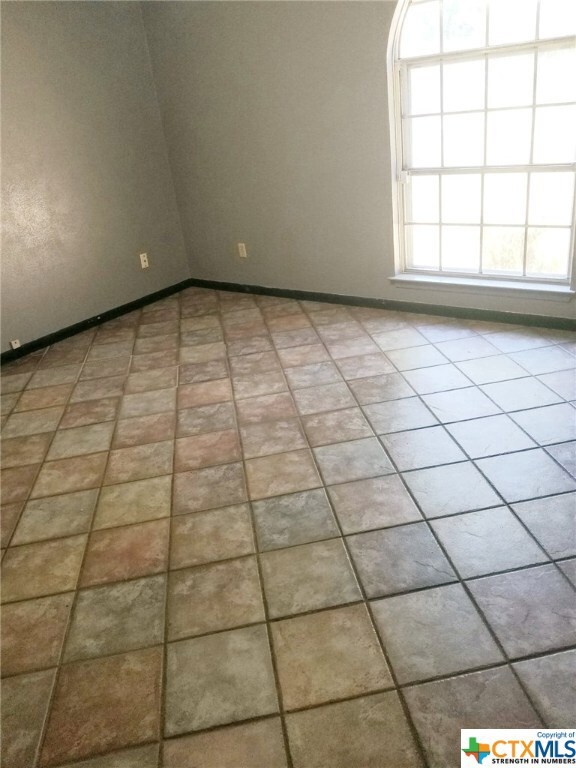 1906 Dennis St, Copperas Cove, TX 76522 - photo 5