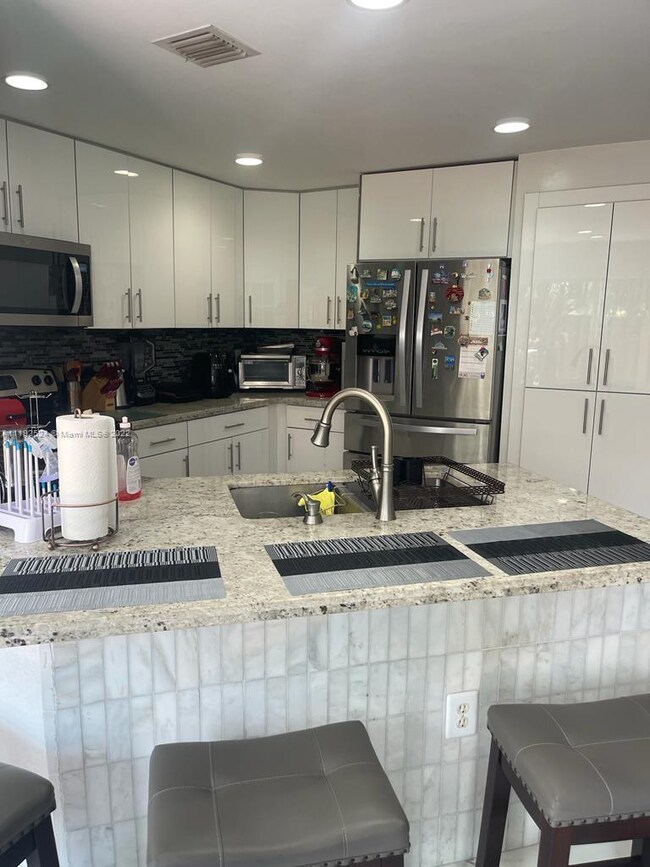 5137 NW 116th Ct, Doral, FL 33178 - photo 6