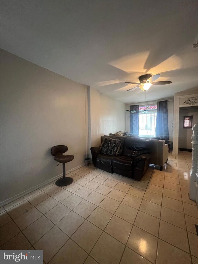 1125 Perry St, Reading, PA 19604 - photo 3