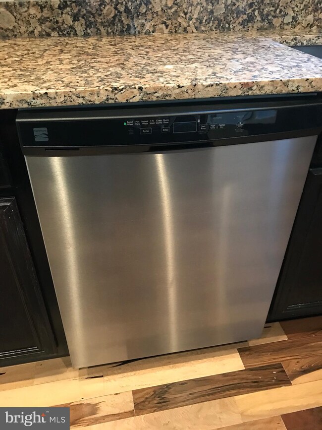 5708 Lyngate Ct, Lanham, MD 20706 - photo 7