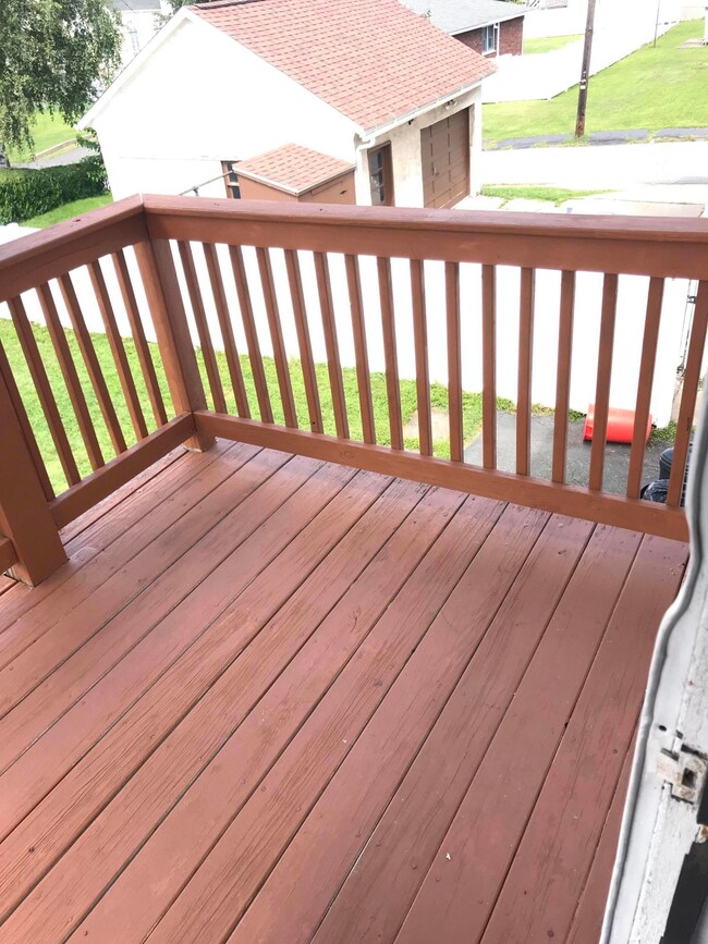 204 S Apple St, Dunmore, PA 18512 - photo 7