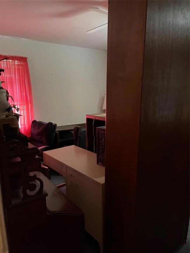 Office with ceiling fan