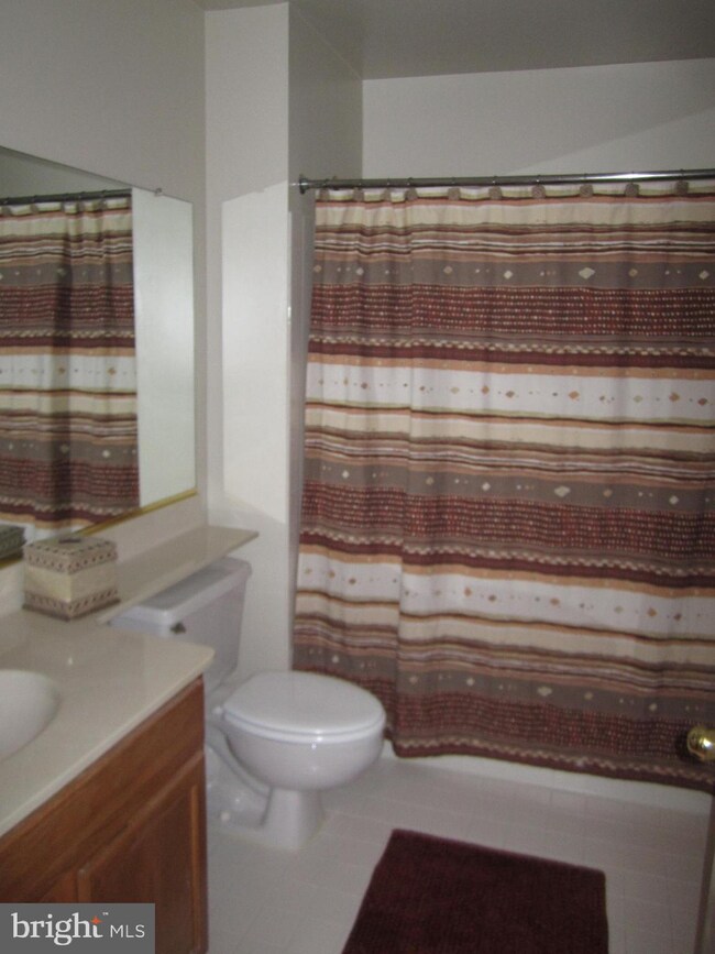 Quaker Hill Community unit 305, Alexandria, VA 22314 - photo 5