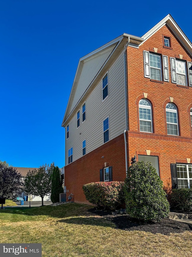 23069 Weybridge Square, Ashburn, VA 20148 - photo 4