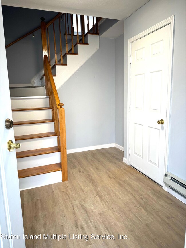 35 Red Cedar Ln, Staten Island, NY 10309 - photo 4