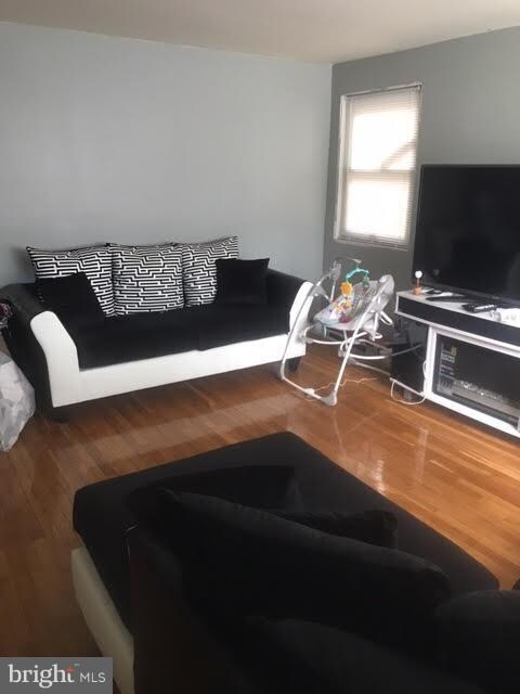 3629 Dunlap St, Temple Hills, MD 20748 - photo 2