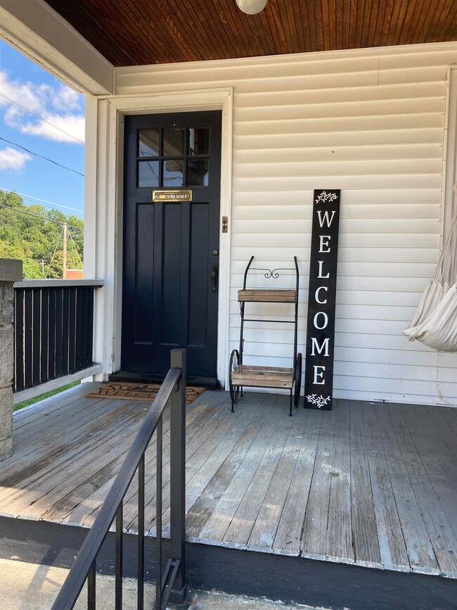 233 Blucher St, Manchester, NH 03102 - photo 2