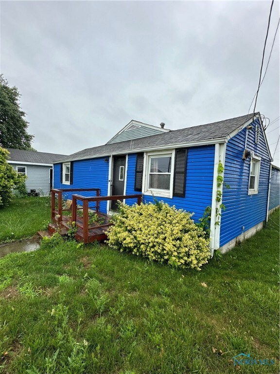 1116 W College Ave, Woodville, OH 43469 - photo 3