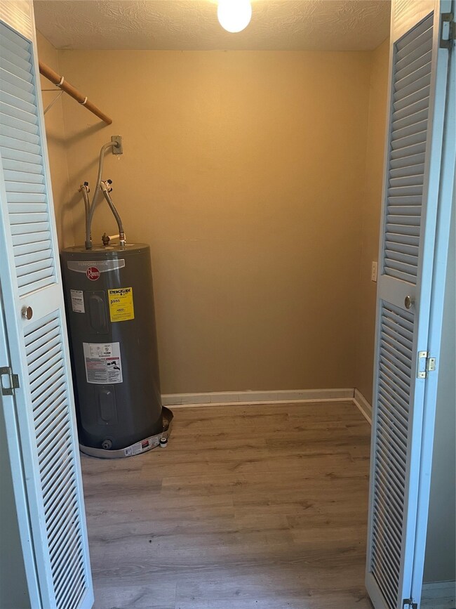 6805 Shotwell St, Houston, TX 77028 - photo 5