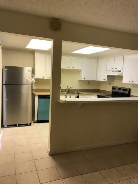 3804 SE Jefferson St Kitchen