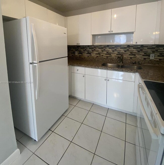 2471 SW 10th St unit 3, Miami, FL 33135 - photo 5