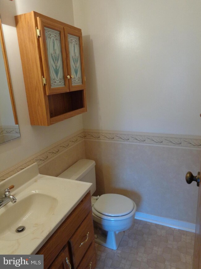 841 Oak Leaf Ct, Warrenton, VA 20186 - photo 5