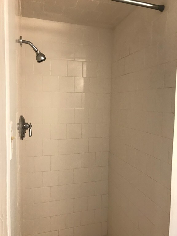 22 Newhall St unit 1, Lynn, MA 01902 - photo 6