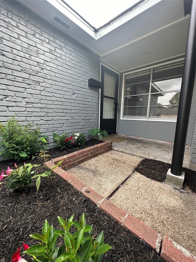 15514 Corsair Rd, Houston, TX 77053 - photo 3