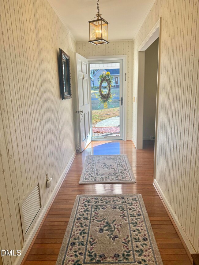 424 Tanglewood Cir, Roxboro, NC 27573 - photo 4