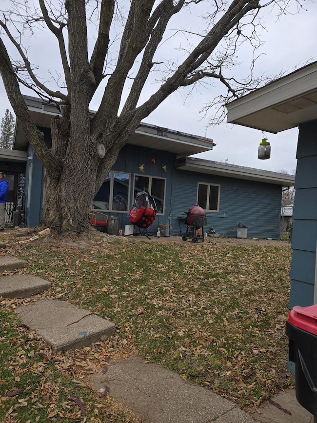 137 Burnside Ave N, Red Wing, MN 55066 - photo 3