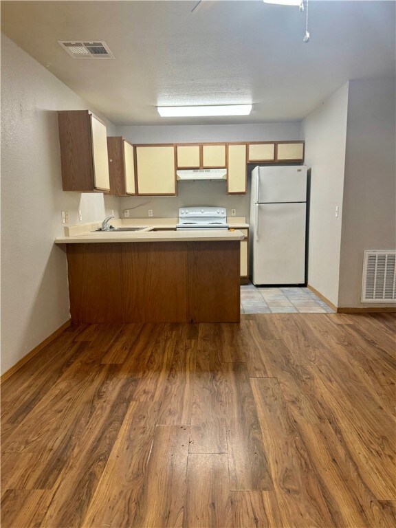 201 S Baggett St unit 8, Prairie Grove, AR 72753 - photo 2