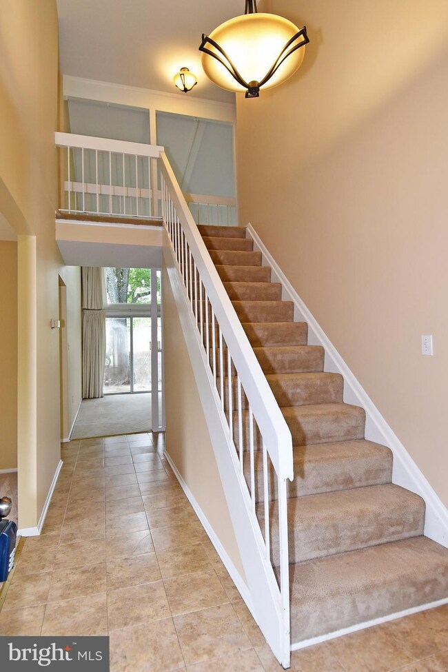 10513 Acacia Ln, Fairfax, VA 22032 - photo 5