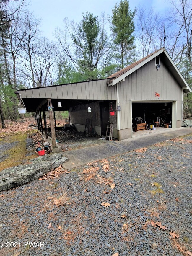 141 Paper Birch S, Tafton, PA 18464 - photo 2