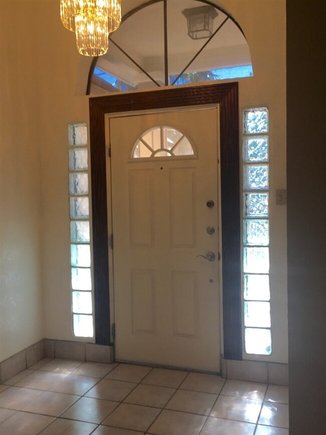 1217 Hendricks Ave, Laredo, TX 78040 - photo 3