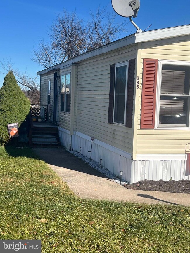 385 Edgewood Ave, Saint Thomas, PA 17252 - photo 2