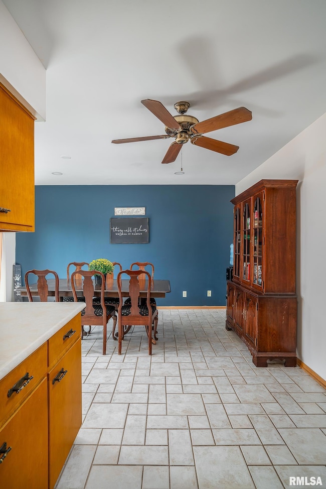 2417 W 18th St, Davenport, IA 52804 - photo 6