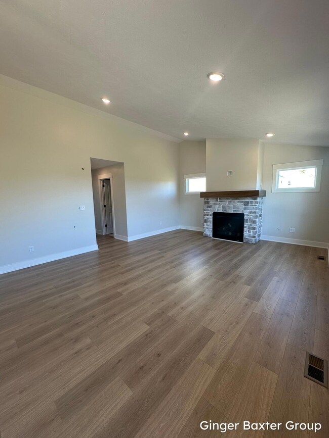 11440 Shoreline Dr unit 110, Allendale, MI 49401 - photo 2