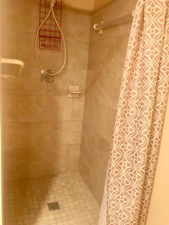 bathroom2