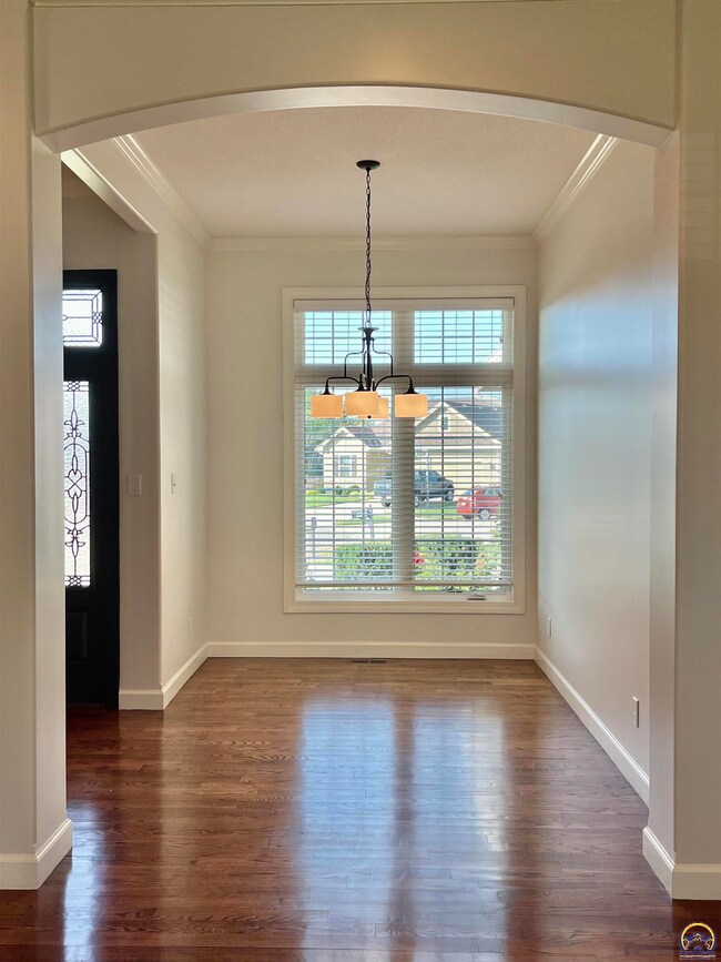 8012 SW 28th Cir, Topeka, KS 66614 - photo 5