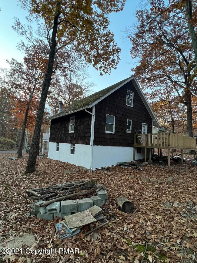 151 Badger Dr, Bushkill, PA 18324 - photo 5