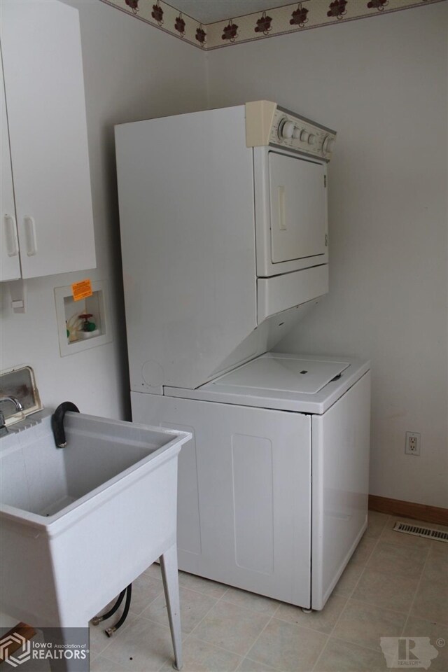 209 S 8th Ave E, Newton, IA 50208 - photo 5