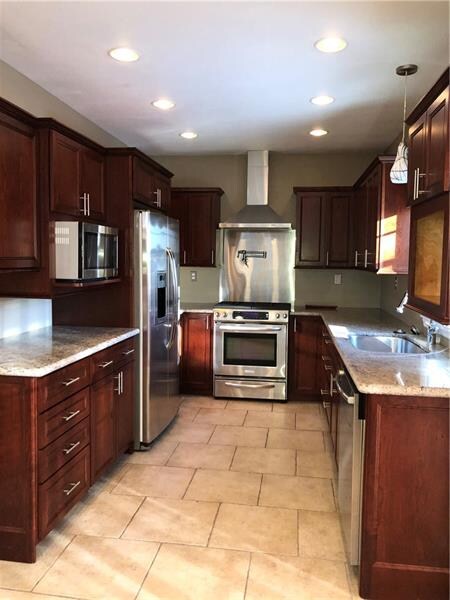 Off the dining room is stand out kitchen w/ cerami