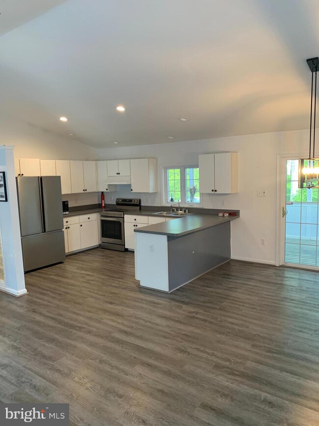 1533 Lakeview Pkwy, Locust Grove, VA 22508 - photo 3