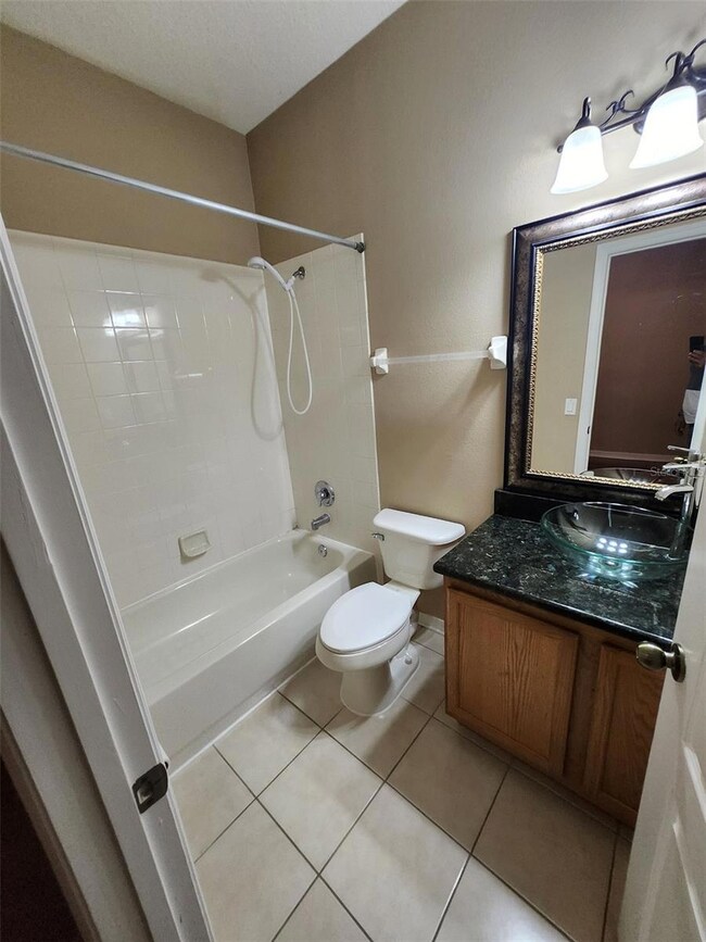 3577 Wilshire Way Rd unit 61, Orlando, FL 32829 - photo 2