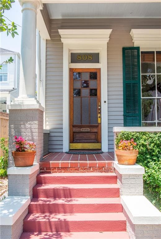 PRETTY FRONT DOOR 808 JEFFERSON