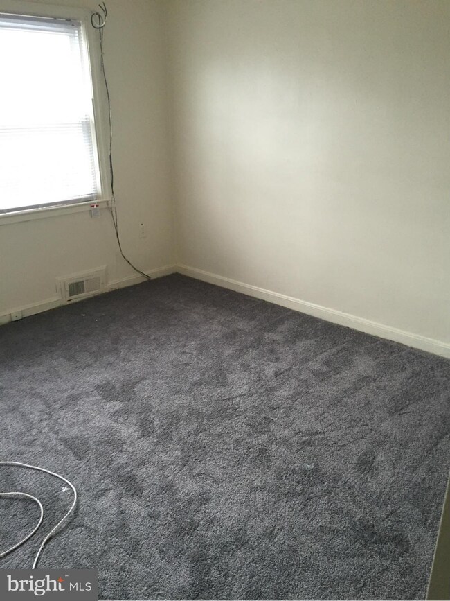 1310 Silverthorne Rd, Baltimore, MD 21239 - photo 5