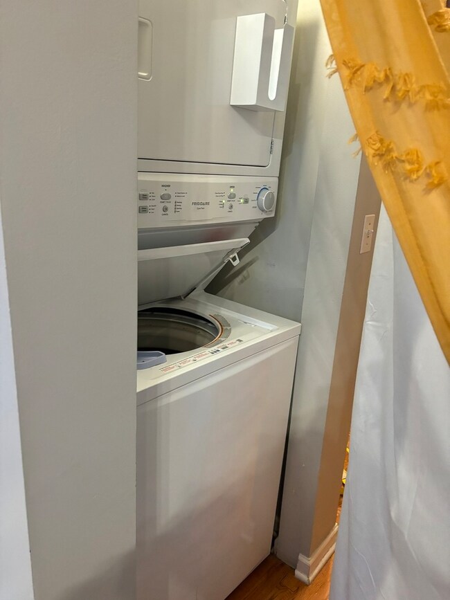 unlisted-address, Chicago, IL 60625 - photo 5